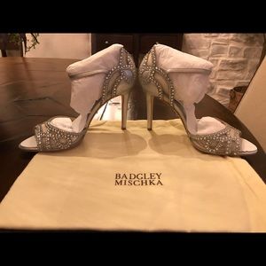 Size 6 Badgley Mischka silver heels